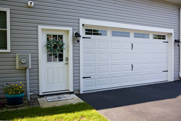 24/7 Emergency Garage Door Panel Replacement experts in Lafayette, TN